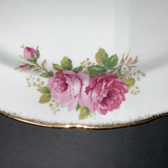 Royal Albert American Beauty 12 3/4  x 10 Inch Oval Pink Flowers Platter - EUC! - Picture 2 of 4
